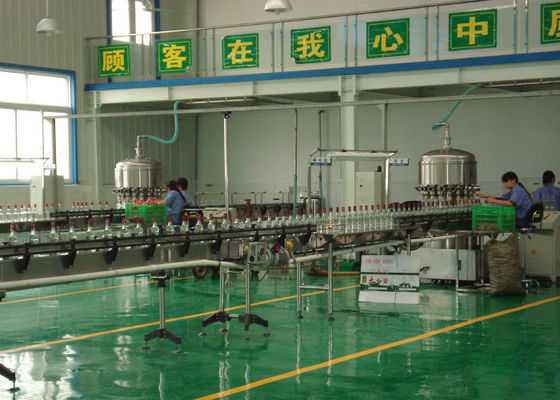ประเทศจีน วอดก้าบรรจุขวด / วิสกี้ / เหล้า / สายการผลิตไวน์สายพานลำเลียงระบบบรรจุภัณฑ์ ผู้ผลิต